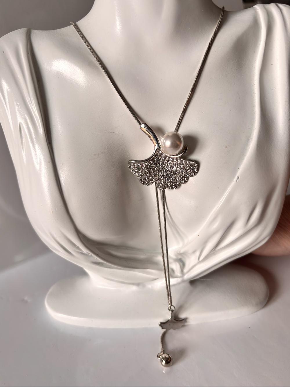Ginkgo Leaf Crystal Pendant Chain Sweater Necklace